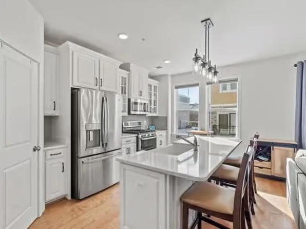 41973 Pickwick Mill Ter, Aldie, VA 20105