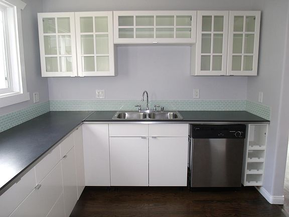 4th image of 1717 Scott Ave