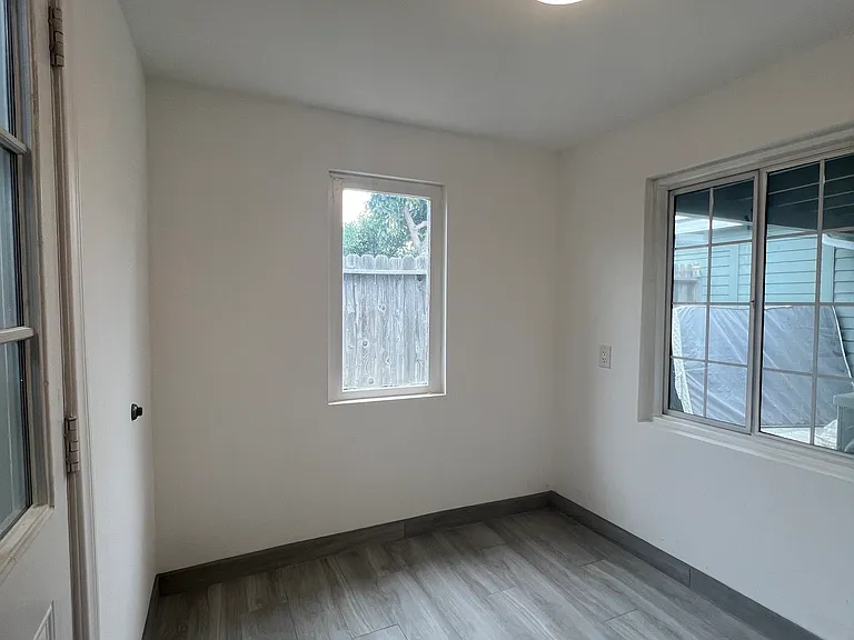 379 Hamilton St #B — Photo 8