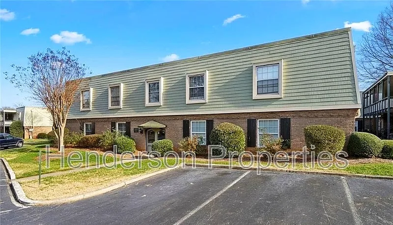 2 bed, 1.5 bath, 916 sqft, $1,495 — Photo 2