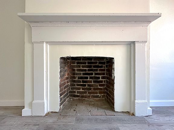 3rd image of 11 E Parmenter St #3