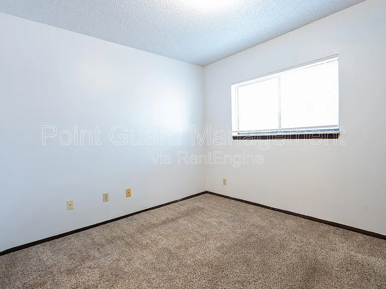 844 N Waco Ave — Photo 33