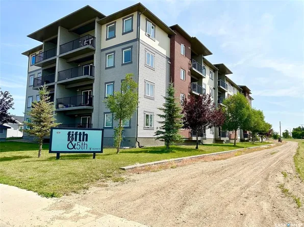 UNIT 203-820 5th STREET NE, Weyburn, SK S4H 2V2