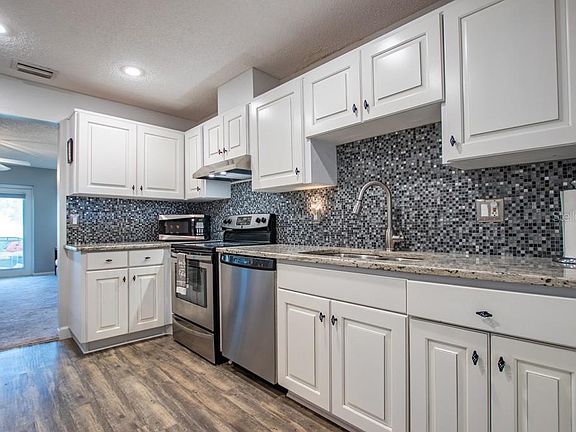 2nd image of 366 Club Manor Dr