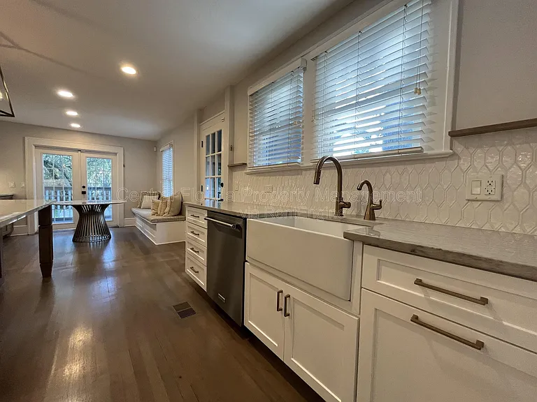 1509 E Jefferson St #X — Photo 14