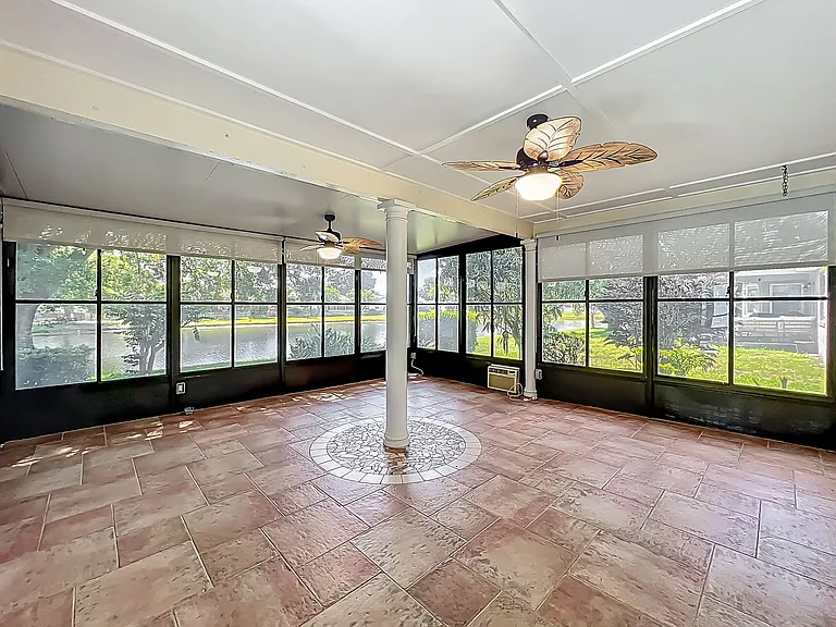 1843 Shadyhill Ter — Photo 38