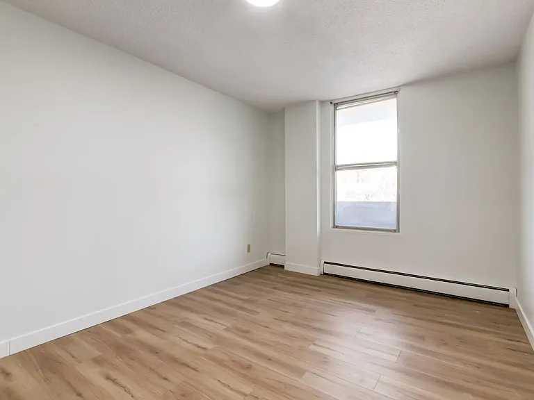 115 25th Ave SW #403 — Photo 36