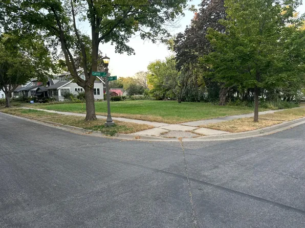 421 Curtice St W, Saint Paul, MN 55107