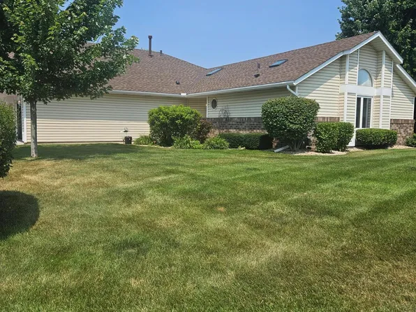 9222 Yorkshire Ln, Minneapolis, MN 55443