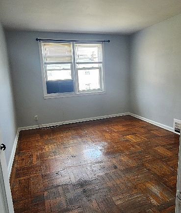 3rd image of 3105 W 2nd St #2