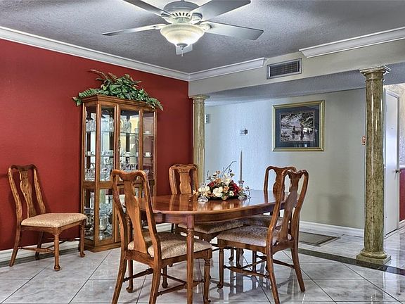 4th image of 5905 Cabrillo Dr