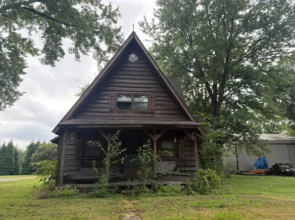 702 N Davis St, Carlisle, IN 47838
