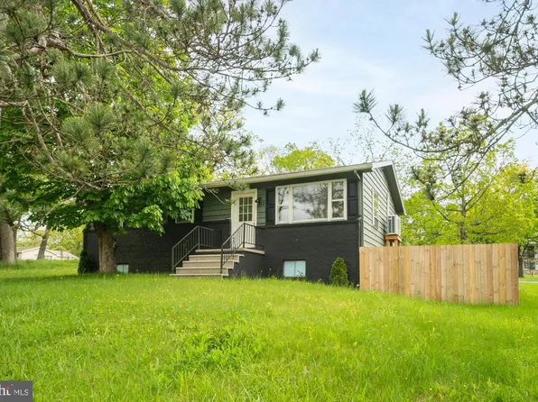 413 D St, Oakland, MD 21550