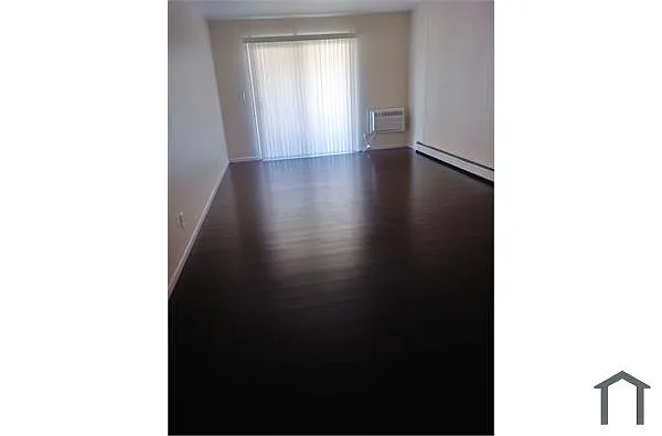 Building Photo - 3631 N Rockton Ave #203