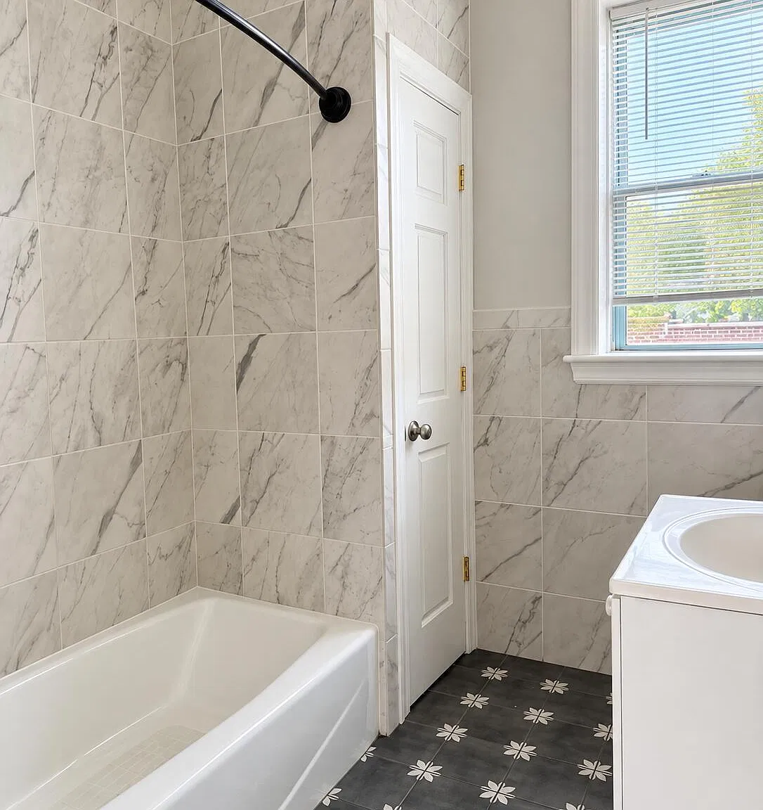3 bed, 1.0 bath, 3588 sqft, $3,000 — Photo 3