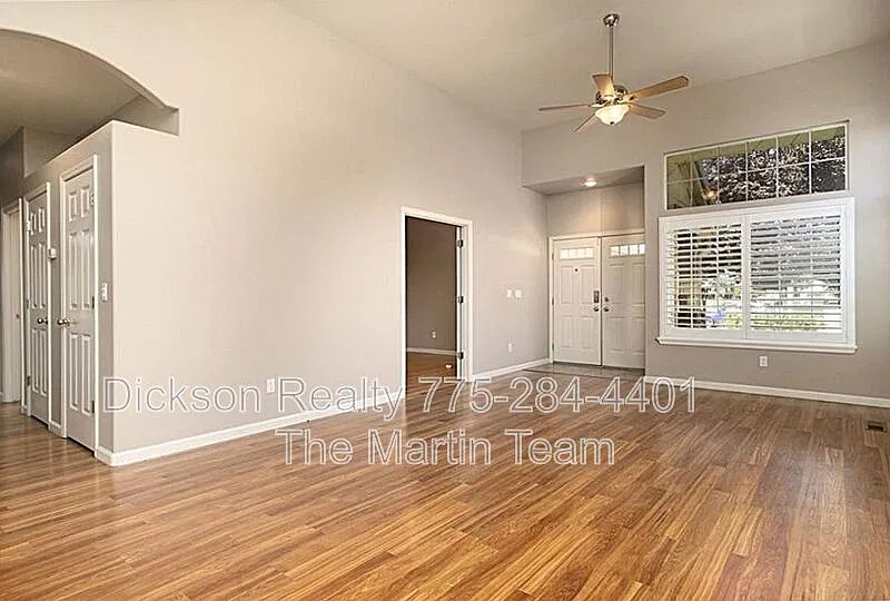 4 bed, 2.0 bath, 1951 sqft, $2,600 — Photo 2