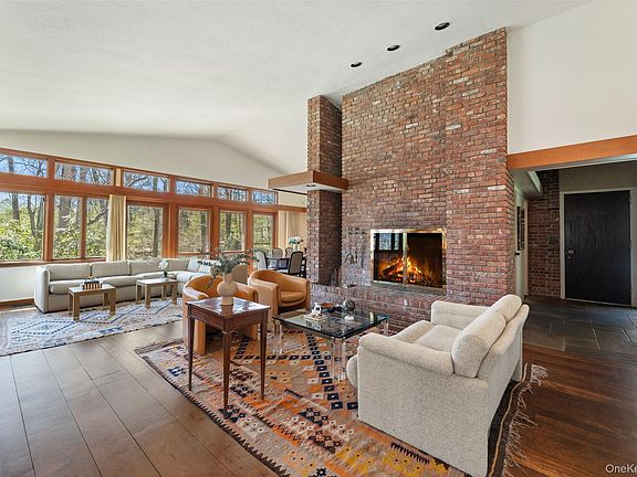 3rd image of 98 Cushman Road