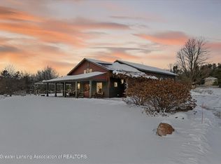 8370 Lakeview Rd, Alanson, MI 49706