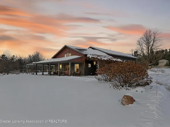 8370 Lakeview Rd, Alanson, MI 49706