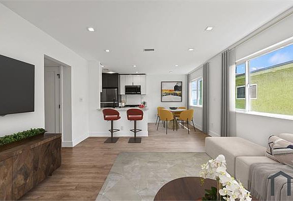 3rd image of 701 N Hill Pl #2