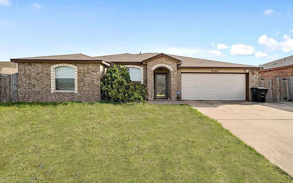 4400 Lloyd Dr