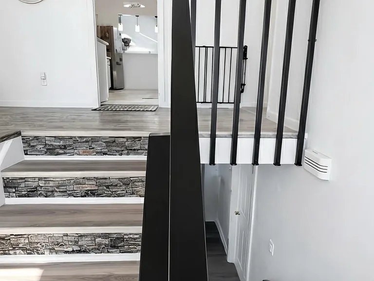 610 Ogden Dr — Photo 2