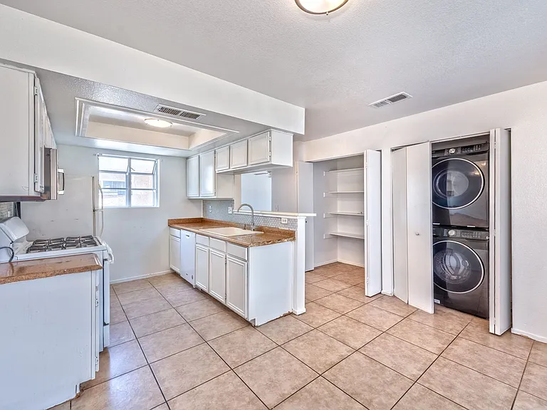 277 N Lamb Blvd #C — Photo 7