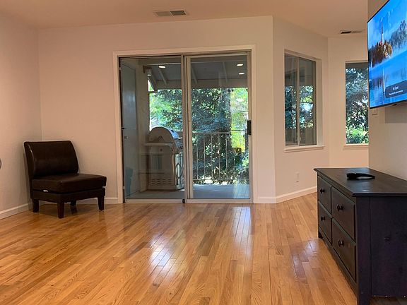 5th image of 4763 Nicol Cmn APT 110