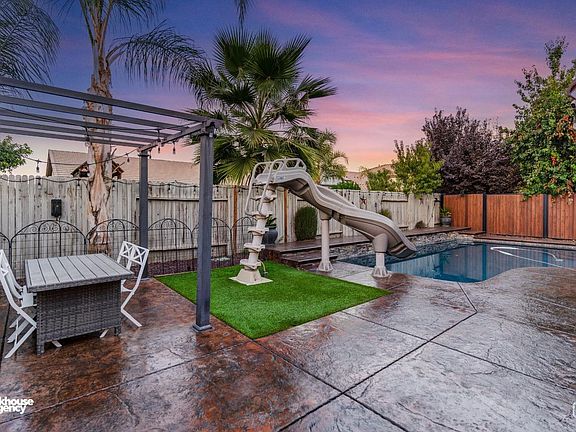 2nd image of 9014 Lincoln Center Ct