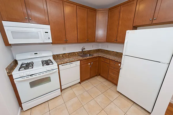 Rented by Compass | media 81