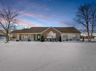 8215 Huguenard Rd, Fort Wayne, IN 46818