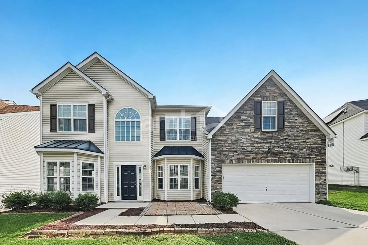 5 bed, 3.0 bath, 3004 sqft, $2,725 — Photo 1