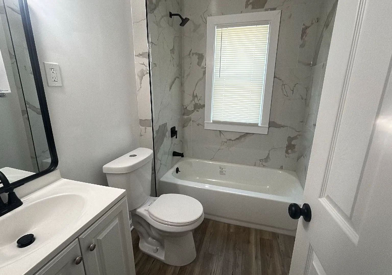 2 bed, 1.0 bath, 750 sqft, $1,300 — Photo 3