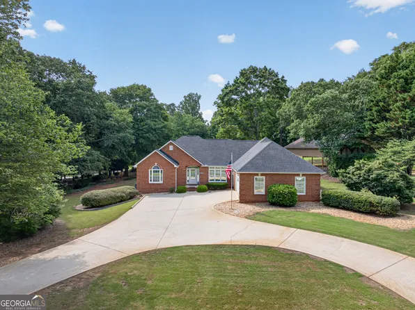 301 Oak Ridge Dr, Maysville, GA 30558