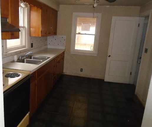 5th image of 316 E Bruce Ave