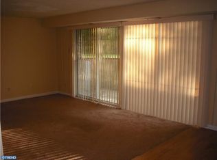 96 Kenwood Dr, Sicklerville, NJ 08081