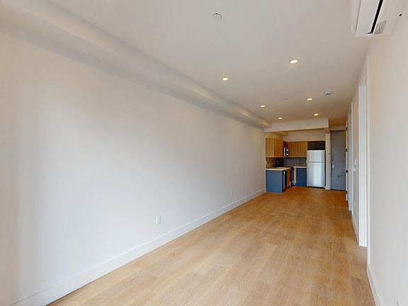 2nd image of 254 Henry St #8B