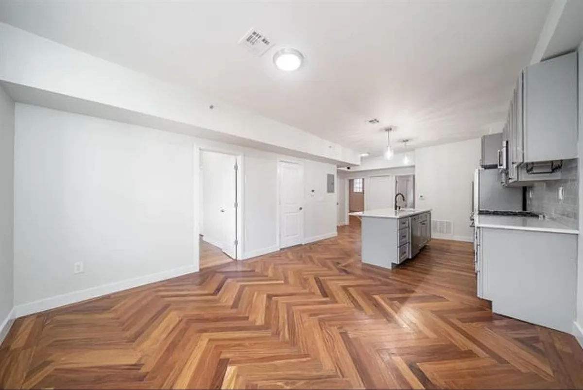Building Photo - 408 Monroe St #3