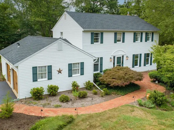 310 Brookwood Dr, Downingtown, PA 19335