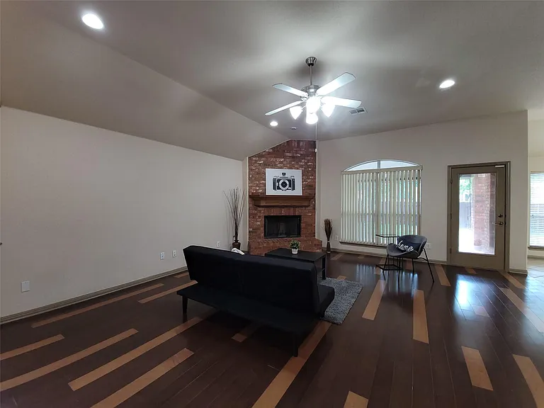 10028 Lisi Anne Dr — Photo 7
