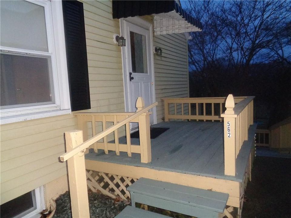 562 Phenix Ave, Cranston, RI 02921 Zillow