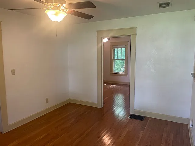 1022 W 8th St — Photo 12