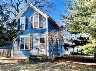 241 N Washington St, Carpentersville, IL 60110