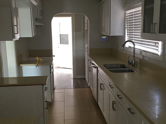 4th image of 10009 San Juan Ave #1
