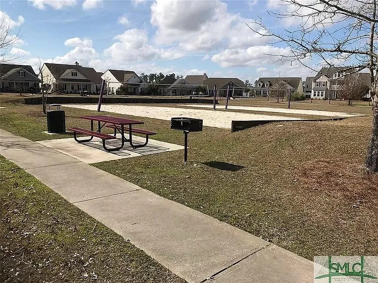 137 Fairgreen St — Photo 36