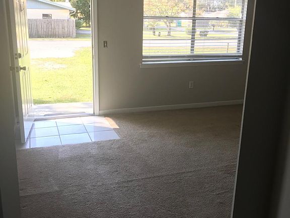 2nd image of 508 Seneca Ave APT 2