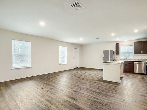 5th image of 1602 Sunset St