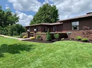 501 Floral Hill Dr, Washington, PA 15301