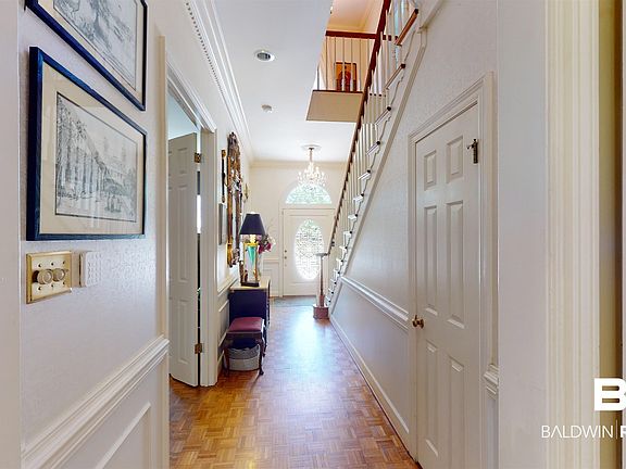 3rd image of 3984 Wimbledon Park