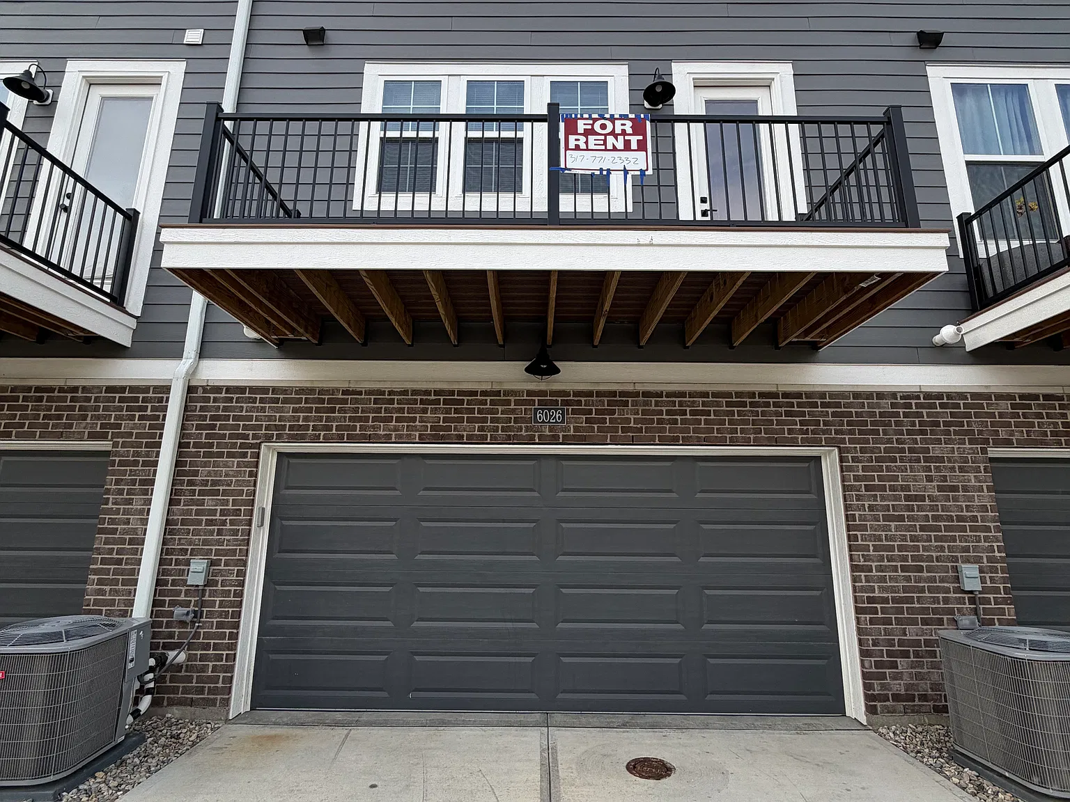 3 bed, 2320 sqft, $2,675 — Photo 2